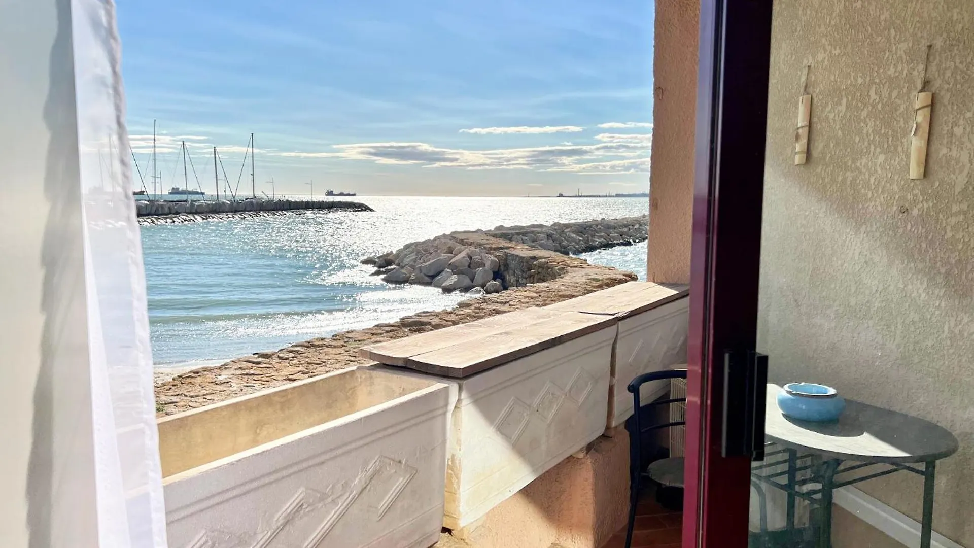 Apartment Voile De Mer 1 - Les Pieds Dans L'Eau, Clim, Wifi, 2 Personnes Fos-sur-Mer France