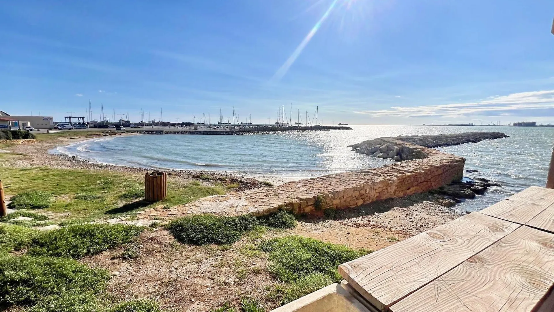Apartment Voile De Mer 1 - Les Pieds Dans L'Eau, Clim, Wifi, 2 Personnes Fos-sur-Mer France