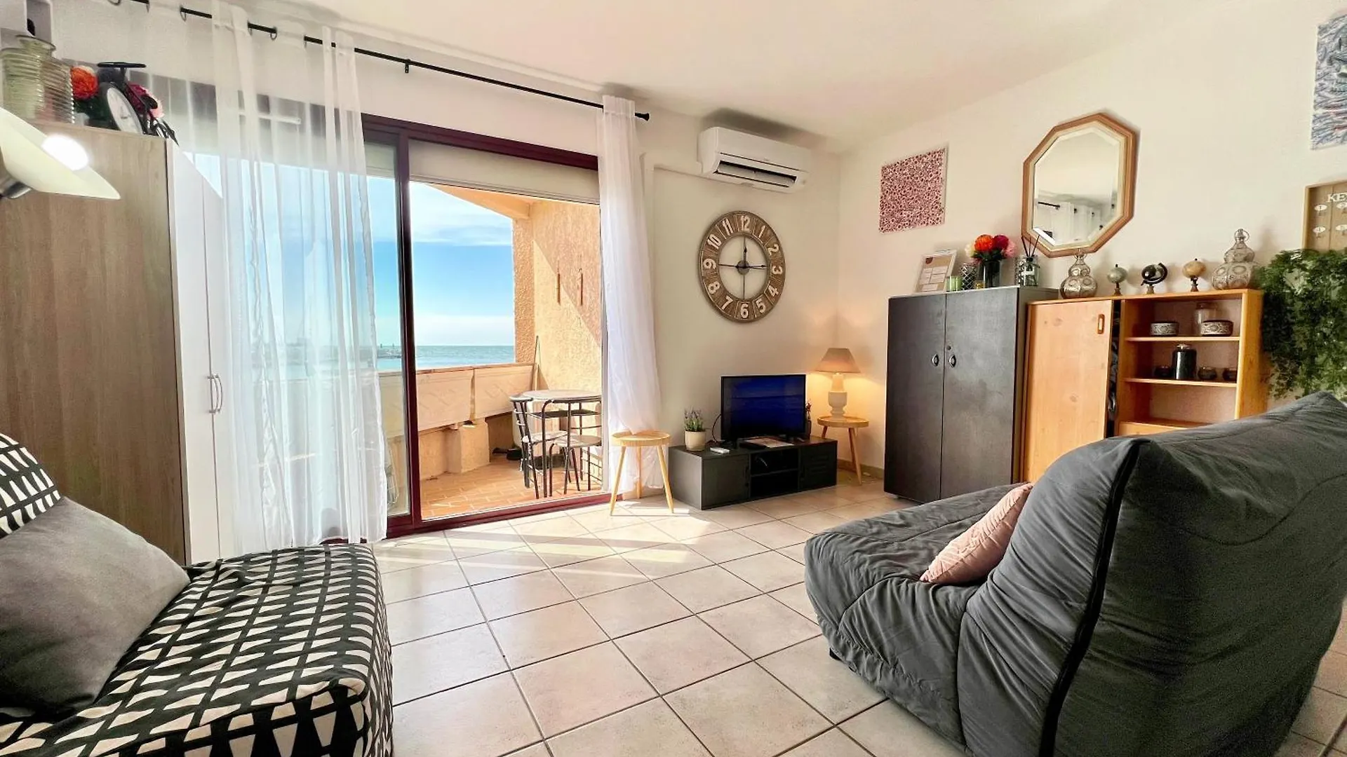 Apartment Voile De Mer 1 - Les Pieds Dans L'Eau, Clim, Wifi, 2 Personnes Fos-sur-Mer France
